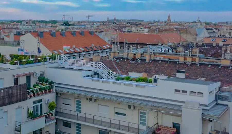 Skygarden Budapest - Luxury Penthouse With Private Jakuzzi Gym Sauna 0*,  Hungary