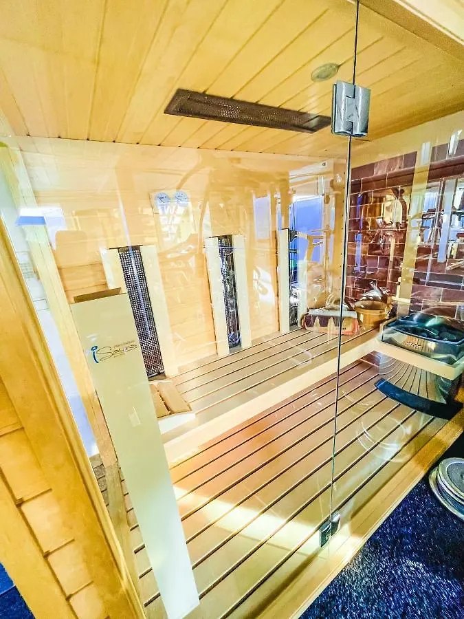 Skygarden Budapest - Luxury Penthouse With Private Jakuzzi Gym Sauna 0*,